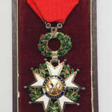 Frankreich : Orden der Ehrenlegion, 9. Modell (1870-1951), Ritterkreuz, im Etui - Luxusausführung. - Foto 3