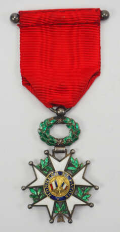 Frankreich : Orden der Ehrenlegion, 9. Modell (1870-1951), Ritterkreuz - Reduktion. - фото 2