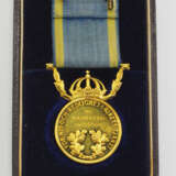 Schweden: Medaille für Eifer und Redlichkeit, 2. Modell (1950-1973), in Gold, im Etui. - фото 2