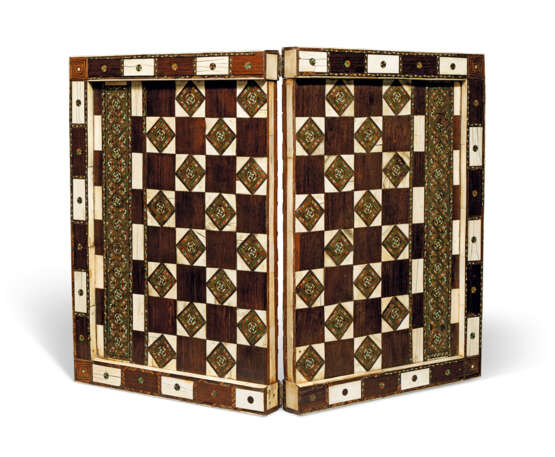A LARGE CERTOSINA WOOD AND IVORY-INLAID GAMES BOARD - фото 4