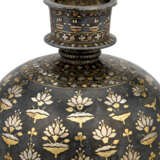 A FINE SILVER AND BRASS-INLAID BIDRI HUQQA BASE - photo 3