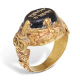 A GOLD RING WITH INSCRIBED SEAL - photo 1