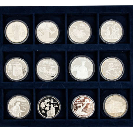 China - 36 Silber-Gedenkmünzen in - Foto 3