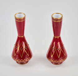 Ein Paar Vasen aus der kaiserlichen Glasfabrik. Mitte des 19. Jahrhunderts.