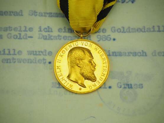 Württemberg: Goldene Militär-Verdienstmedaille, Wilhelm II., Dukaten-Gold - 10./ Reserve-Infanterie-Regiment 246. - Foto 1