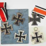 Lot von 5 Eisernen Kreuze, 1939, 2. Klasse. - Foto 2