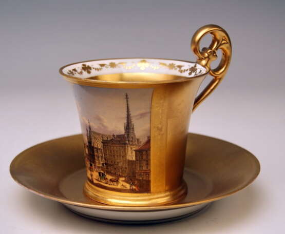 Vienna Imperial Porcelain Cup Saucer Painted Viennese Veduta Golden Shaded 1822 “VERKAUFT Vienna Cup Veduta 1822”, Austria, 1822 - photo 2