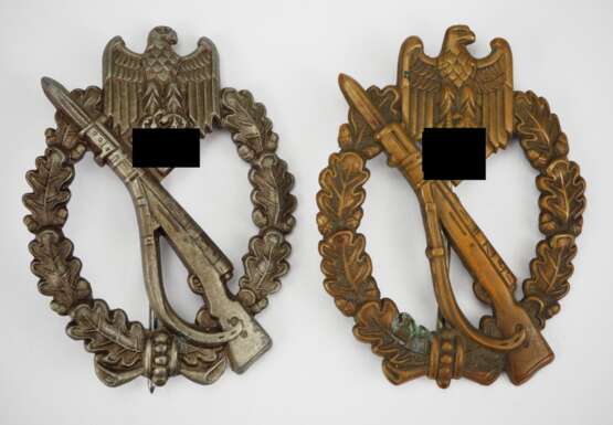 Lot von 2 Infanterie-Sturmabzeichen, Bronze - hohl geprägt. - фото 1