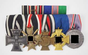 Ordenschnalle eines Mitglieds des Luftschutzes mit 5 Auszeichnungen.