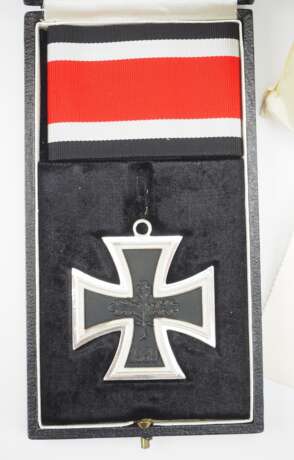 Ritterkreuz des Eisernen Kreuzes, 1957, im Etui - St. & L. - фото 2