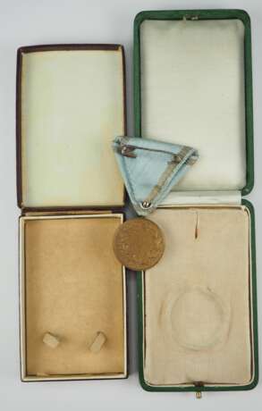 Bulgarien: Medaille für Verdienste, Boris III., in Bronze, am Kriegsband, im Etui. - photo 2