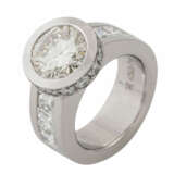 Ring mit Brillant von ca. 3 ct, 6 Prinzessdiamanten zusammen ca.1,3 ct - photo 6
