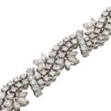 Armband mit 150 Brillanten zusammen ca. 10 ct und 36 Diamantnavettes - фото 4