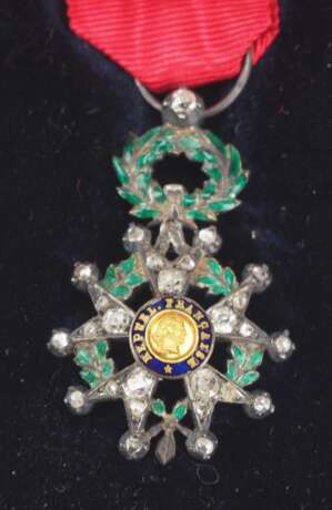 Frankreich: Orden der Ehrenlegion, 10. Modell (1951-1962), Miniatur mit Diamant-Besatz, im Etui. - фото 2