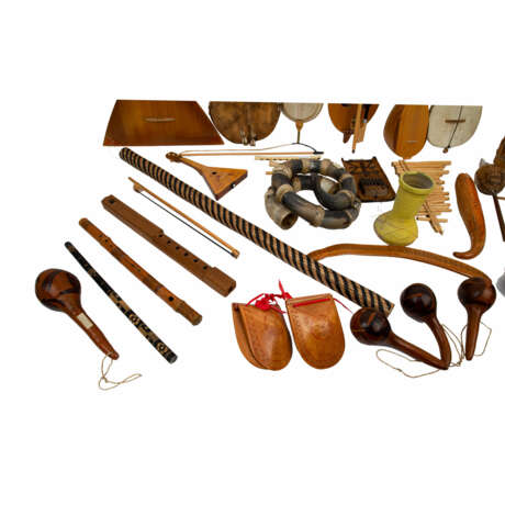 28 volkstümlichen Instrumente. - фото 2