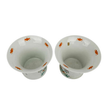 Paar Vasen aus Porzellan. CHINA, Kuang-hsü Dynastie (1871-1908) - Foto 4