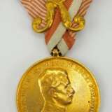 Österreich: Tapferkeitsmedaille, 9. Modell (1917-1918), Karl, Gold, mit K-Auflage. - photo 1