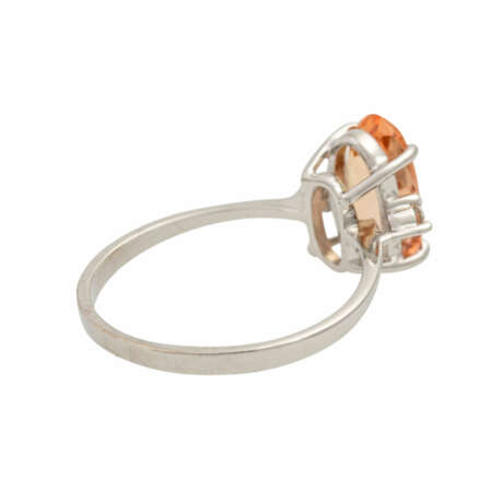 Ring mit apricotfarbenem Topas und 2 Achtkantdiamanten, - Foto 3