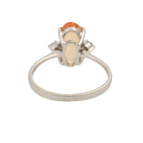 Ring mit apricotfarbenem Topas und 2 Achtkantdiamanten, - photo 4