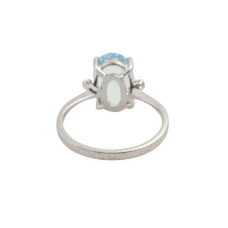 Ring mit oval facettiertem Aquamarin und 2 Achtkantdiamanten, - фото 4
