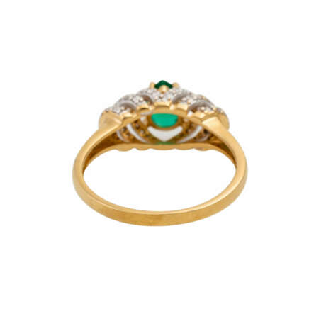 Ring mit Smaragdtropfen und kleinen Brillanten, zusammen ca. 0,3 ct, - photo 4