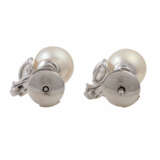 Ohrringe mit Perlen und Diamanten, zusammen ca. 0,7 ct, - фото 2