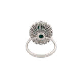 Ring mit ovalem Türkis entouriert von Brillanten zus.ca. 1,2 ct, - фото 4