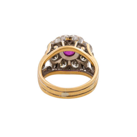 Ring mit pinkfarbenem Saphir und Diamanten von zusammen ca. 1,6 ct, - фото 4