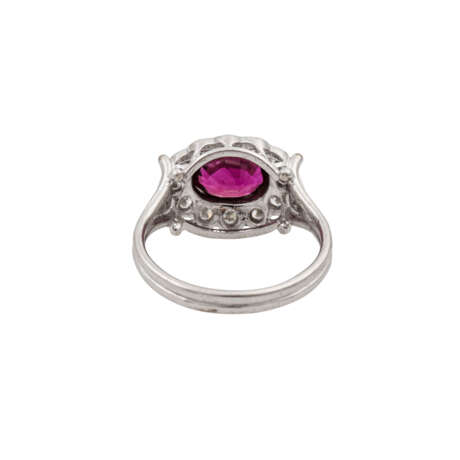 Ring mit ovalem Rubin ca. 1,6 ct und Brillanten zusammen ca. 0,36 ct, - Foto 4