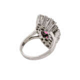Ring mit pinkfarbenem Saphir ca. 2,5 ct, Brillanten zusammen ca. 1,5 ct - фото 3