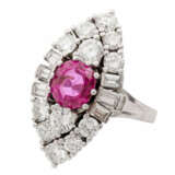 Ring mit pinkfarbenem Saphir ca. 2,5 ct, Brillanten zusammen ca. 1,5 ct - Foto 5