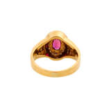 Ring mit ovalem Rubin von ca. 1 ct und Diamanten zusammen ca 0,34 ct, - photo 4