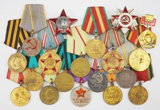 Sowjetunion: Große Sammlung Auszeichnungen. - photo 1