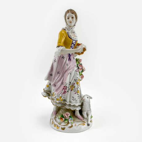 Фарфоровая статуэтка "Девушка с овечкой". Sitzendorf Германия ручная работа 1949-1970 гг. Sitzendorf Porcelain Factory Porcelain Germany 1949 - photo 1