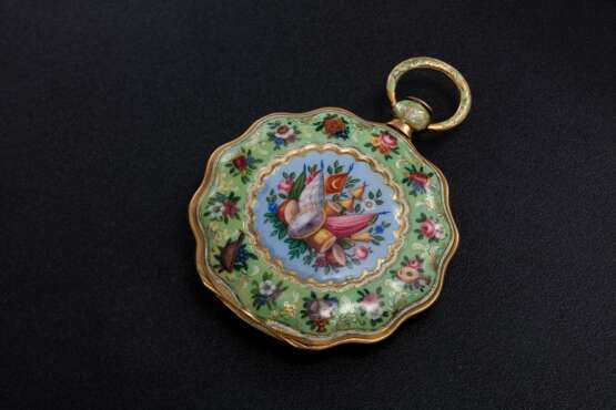 LE ROY, A GOLD AND ENAMEL SCALLOP-SHAPED CASE POCKET WATCH MADE FOR THE TURKISH MARKET - photo 1