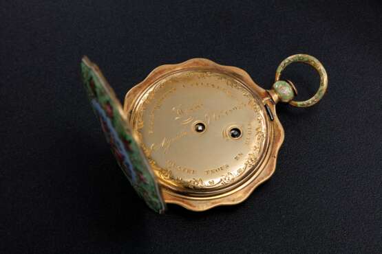 LE ROY, A GOLD AND ENAMEL SCALLOP-SHAPED CASE POCKET WATCH MADE FOR THE TURKISH MARKET - photo 3