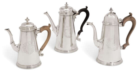 Swift, John. A GEORGE I SILVER CHOCOLATE POT AND TWO GEORGE II SILVER COFFEE POTS - фото 1