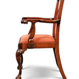 A SET OF TWELVE GEORGE II-STYLE MAHOGANY DINING-CHAIRS - photo 4