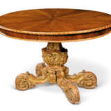 A WALNUT AND GILTWOOD CENTRE TABLE - Foto 1