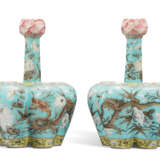 A PAIR OF CHINESE TURQUOISE-GROUND FAMILLE ROSE TULIP VASES - photo 2