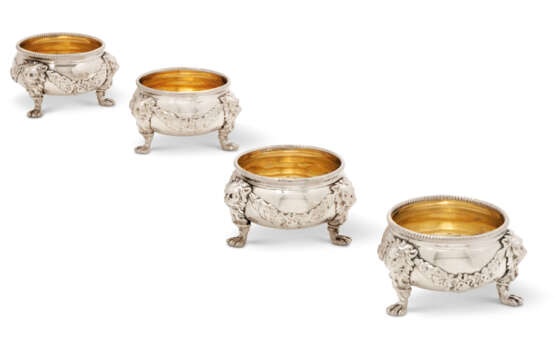 Archambo, Peter. A SET OF FOUR GEORGE II SILVER SALT-CELLARS - photo 1