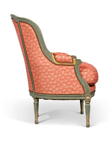 A LOUIS XV BLUE AND WHITE-PAINTED FAUTEUIL - photo 3