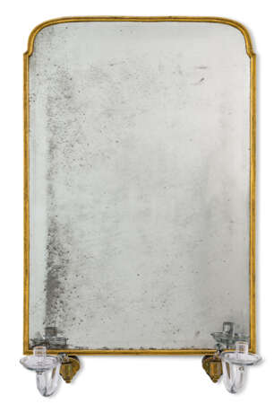 AN ENGLISH BLACK AND GILT-JAPANNED PIER-MIRROR - photo 1