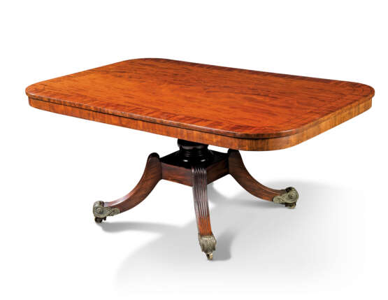 A GEORGE IV EBONY AND STAINED FRUITWOOD STRUNG MAHOGANY BREAKFAST TABLE - фото 1