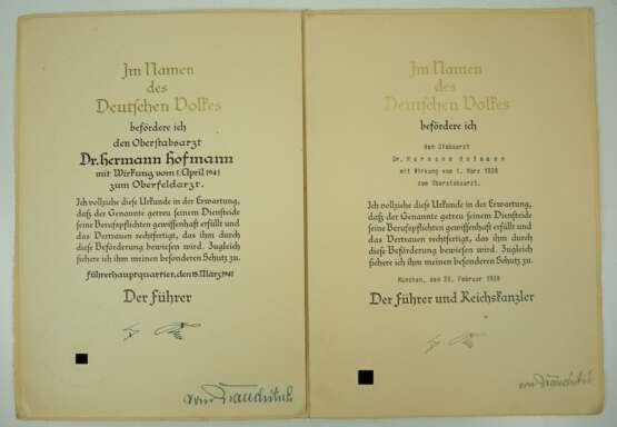 Urkundenpaar eines Oberfeldarztes - OU Adolf Hitler. - photo 1
