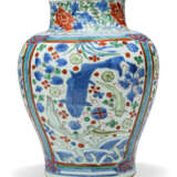 TWO CHINESE WUCAI VASES - Foto 3