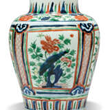 TWO CHINESE WUCAI VASES - photo 4