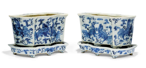 A GROUP OF CHINESE BLUE AND WHITE PORCELAIN - Foto 2