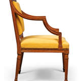 A PAIR OF GEORGE III BEECH OPEN ARMCHAIRS - Foto 2
