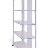 A PAIR OF CLEAR ACRYLIC TWO-TIER ETAGERES - Foto 3